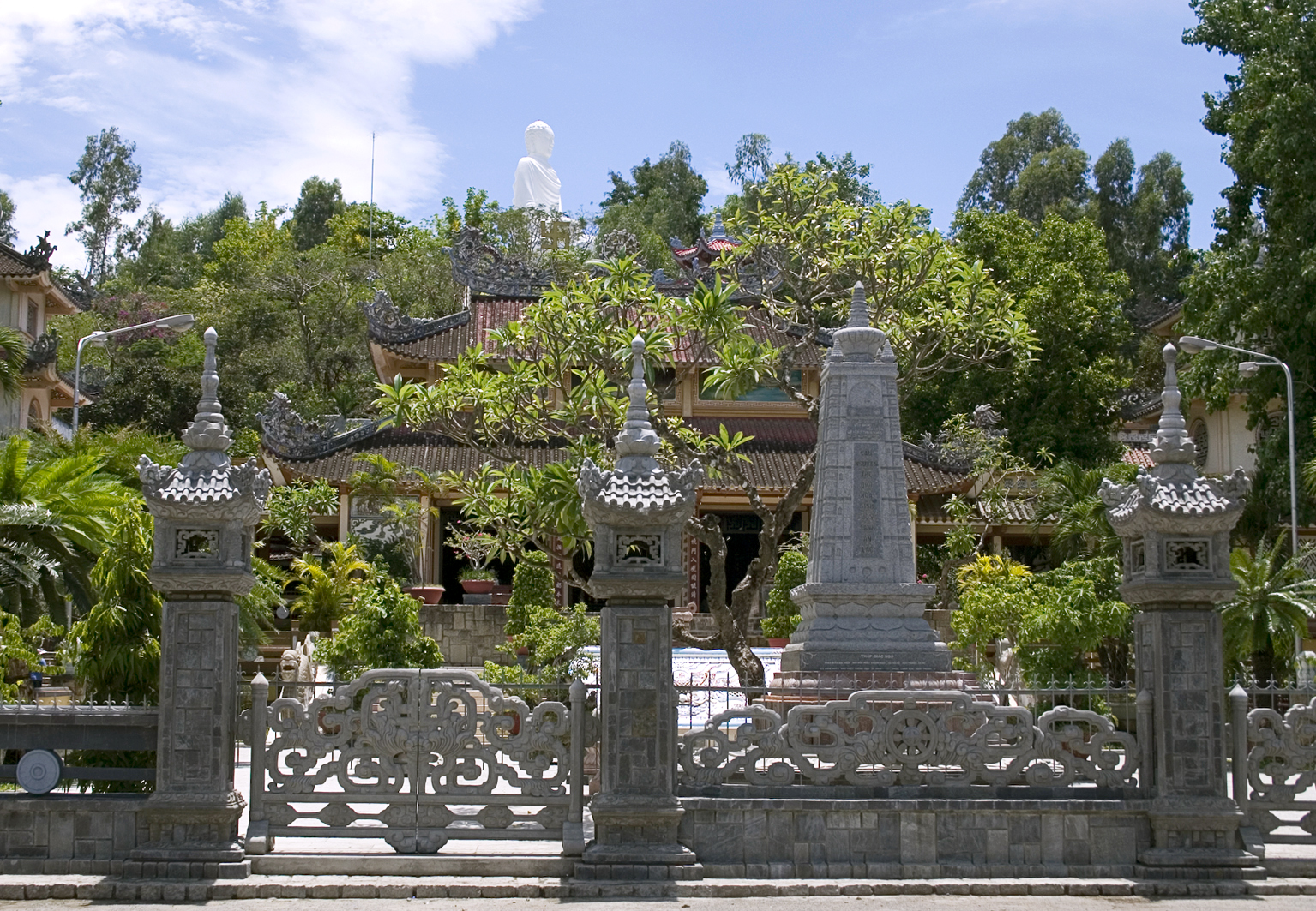 Chùa Long Sơn
